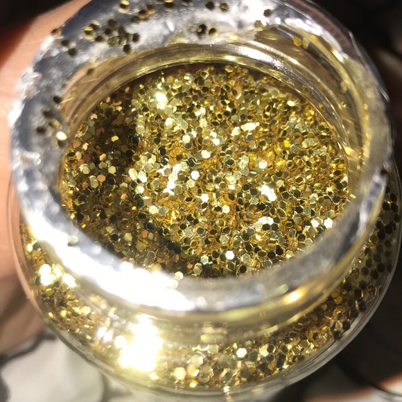 Glitter - Picture 3 of 3